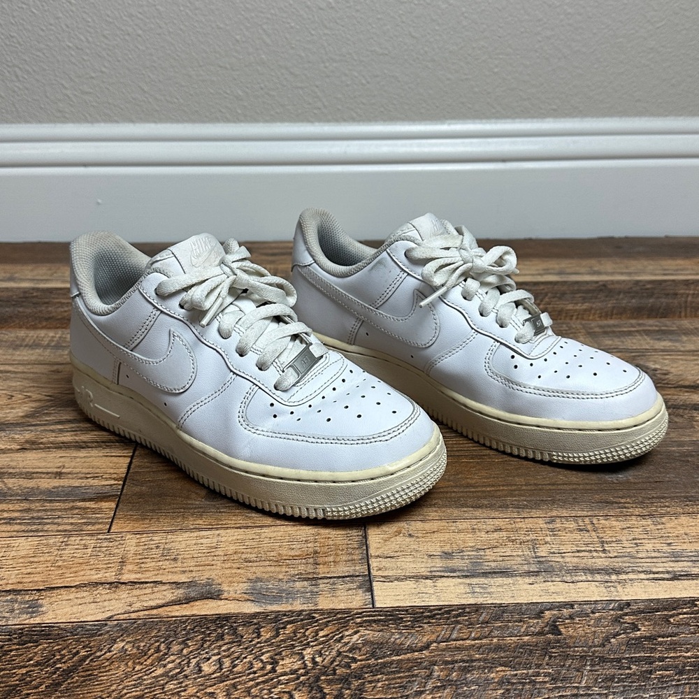 NIKE Women’s Nike Air Force 1 '07 - Picture 1 of 8